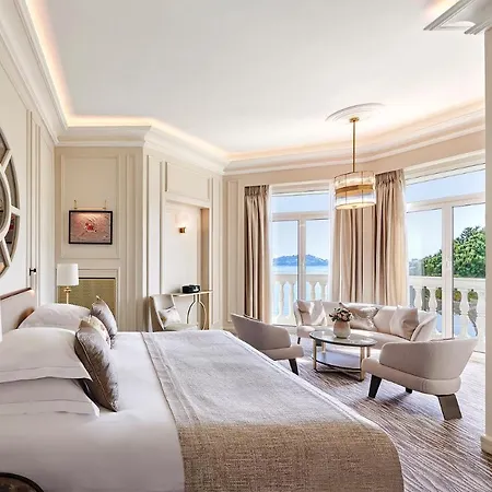 La Reserve De فندق 5*