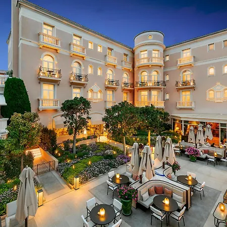 La Reserve De فندق 5*