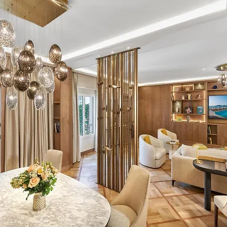 فندق La Reserve De 5*